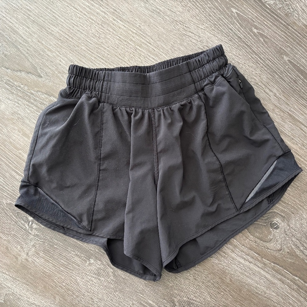 Lululemon Hotty Hot Low-Rise Lined Short 4"